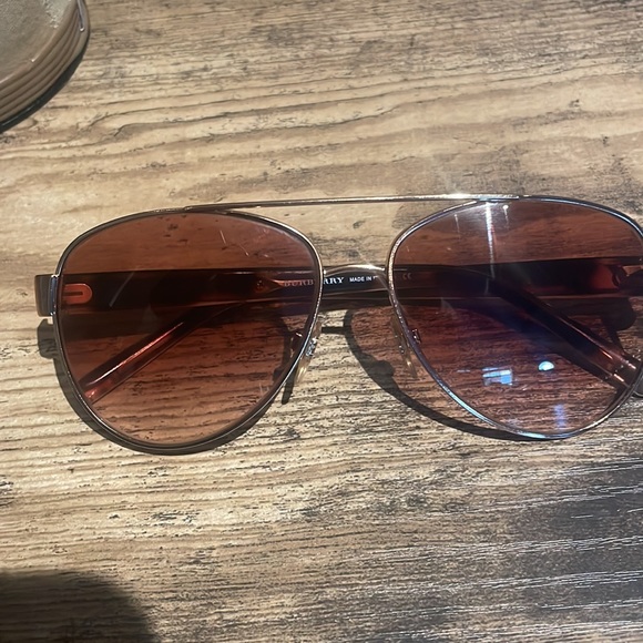 Burberry Pilot Sunglasses - Picture 4 of 5